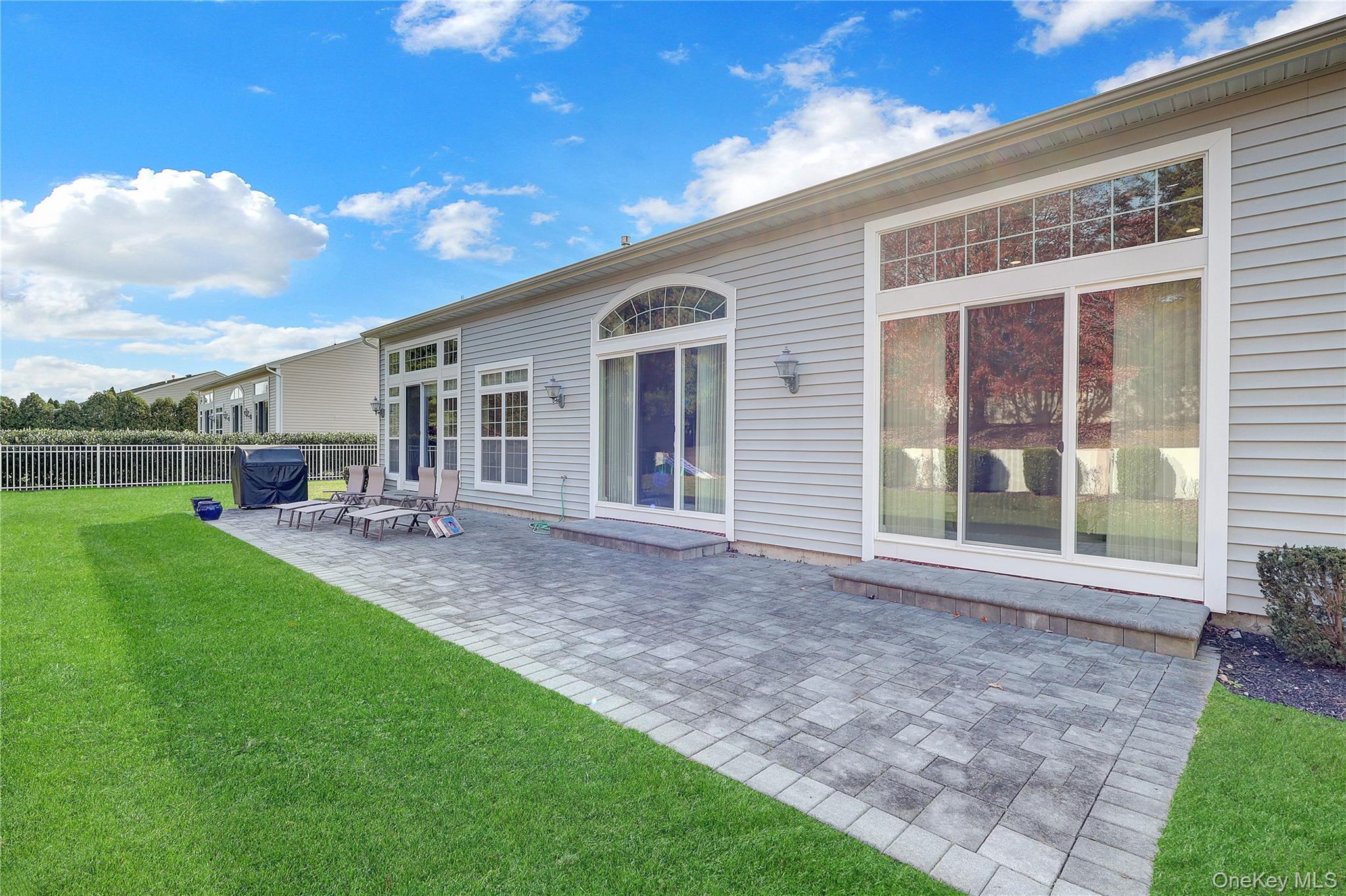 Single Family Hamlet Woods  Suffolk County, NY 11780, MLS-932905-5