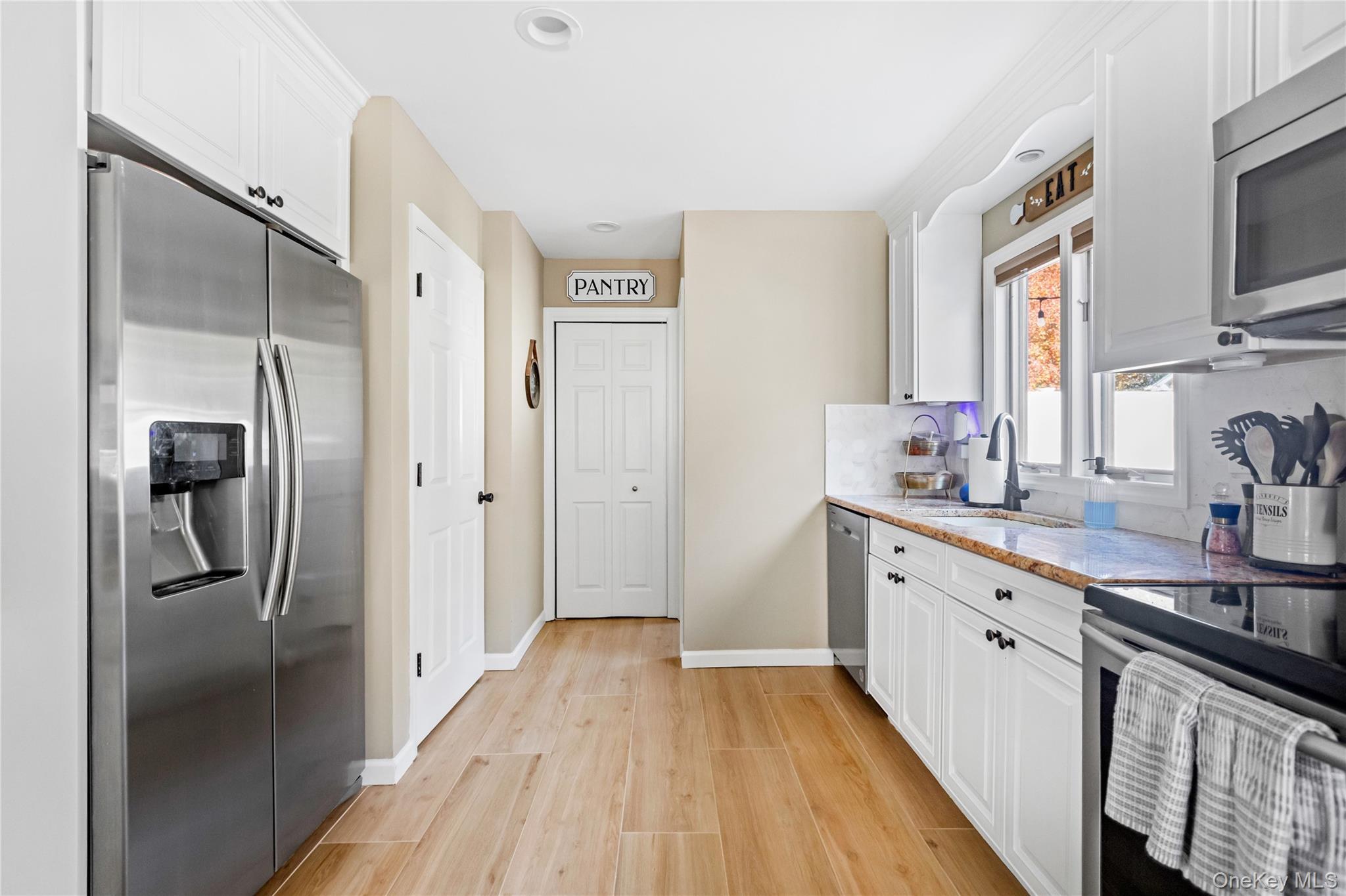 Single Family Fallen Leaf  Suffolk County, NY 11741, MLS-932916-11