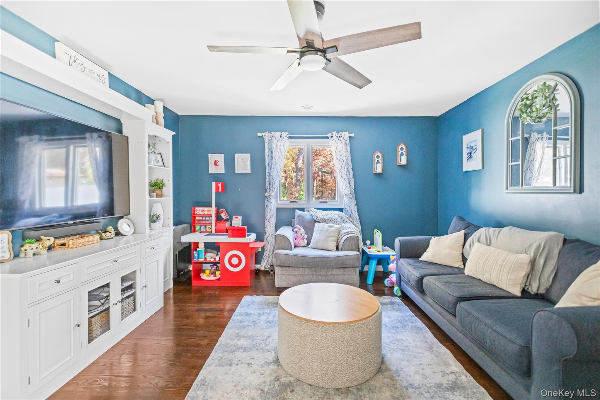 Single Family Fallen Leaf  Suffolk County, NY 11741, MLS-932916-14