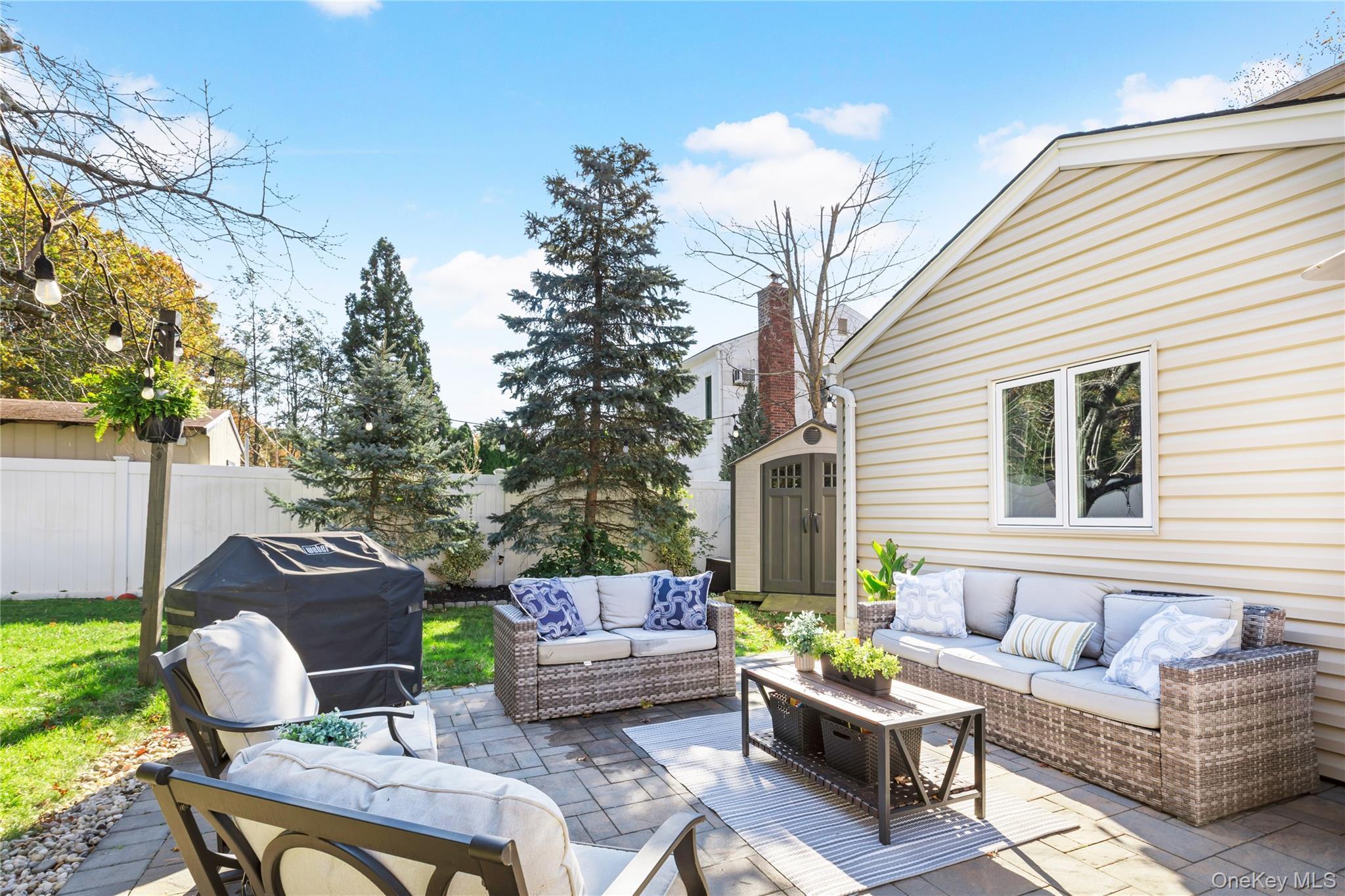 Single Family Fallen Leaf  Suffolk County, NY 11741, MLS-932916-25