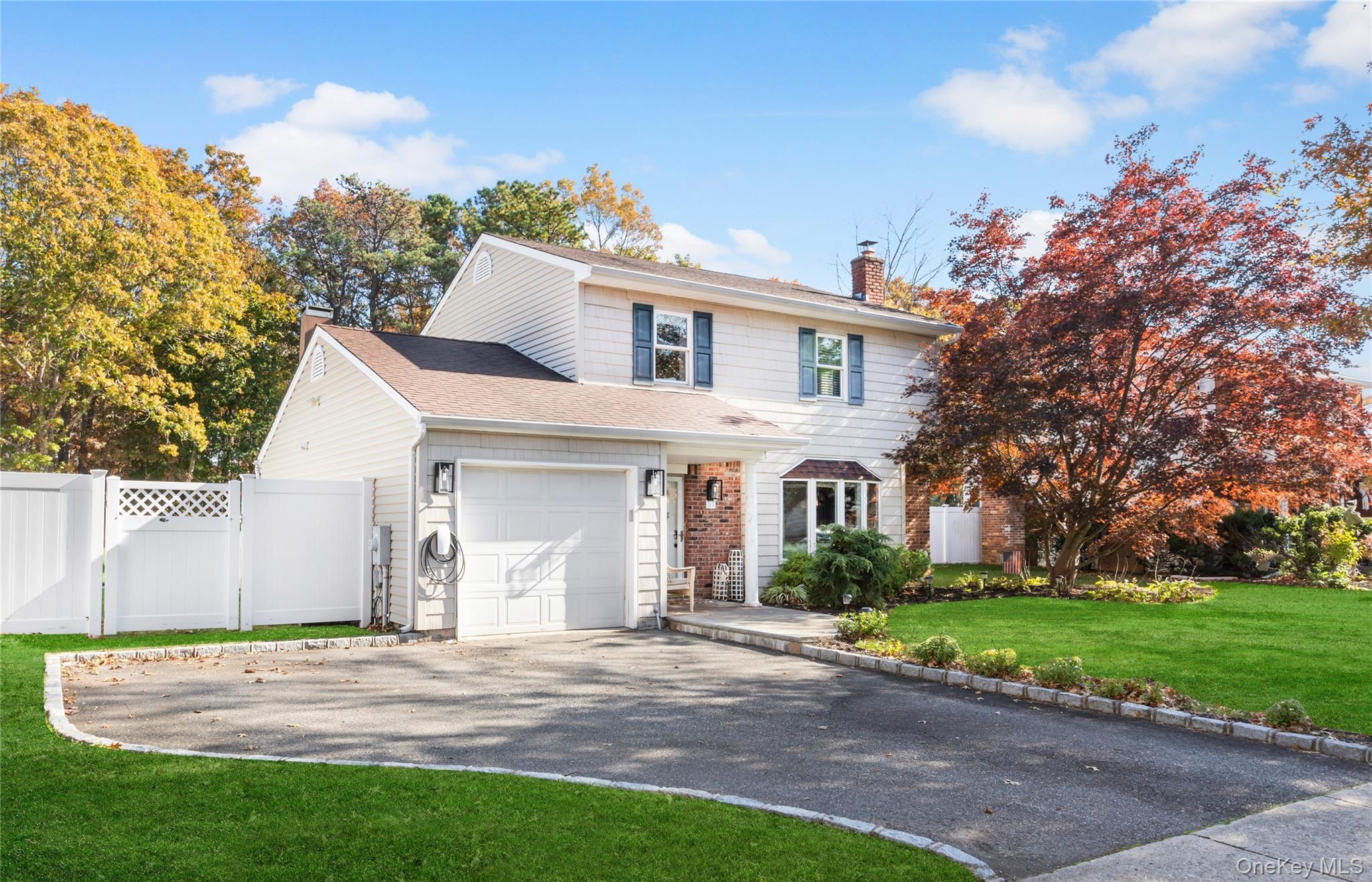 Single Family Fallen Leaf  Suffolk County, NY 11741, MLS-932916-3