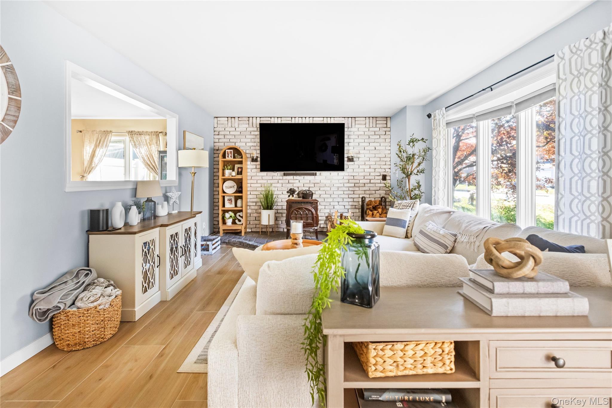 Single Family Fallen Leaf  Suffolk County, NY 11741, MLS-932916-5