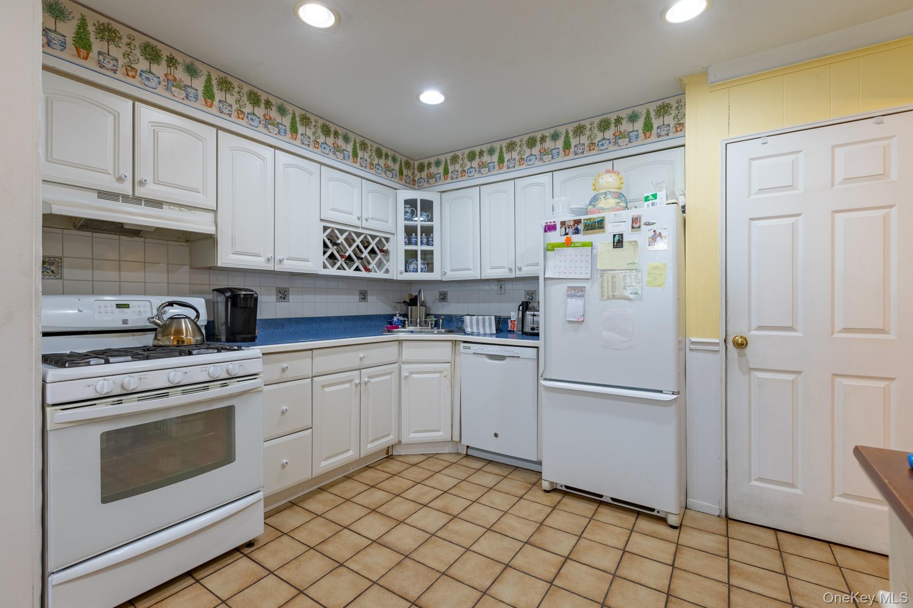 Single Family Duffin  Suffolk County, NY 11795, MLS-932931-2