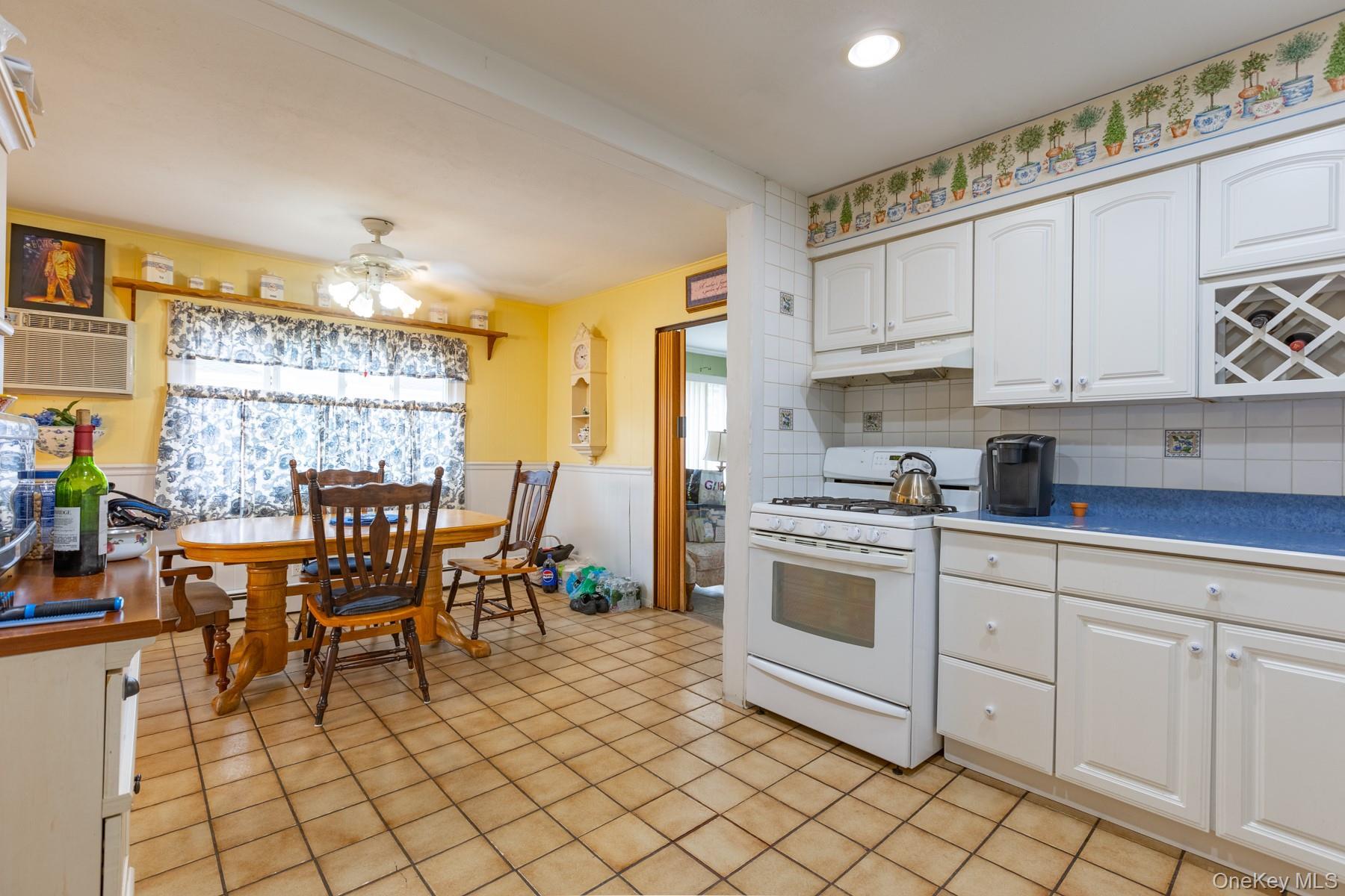 Single Family Duffin  Suffolk County, NY 11795, MLS-932931-3