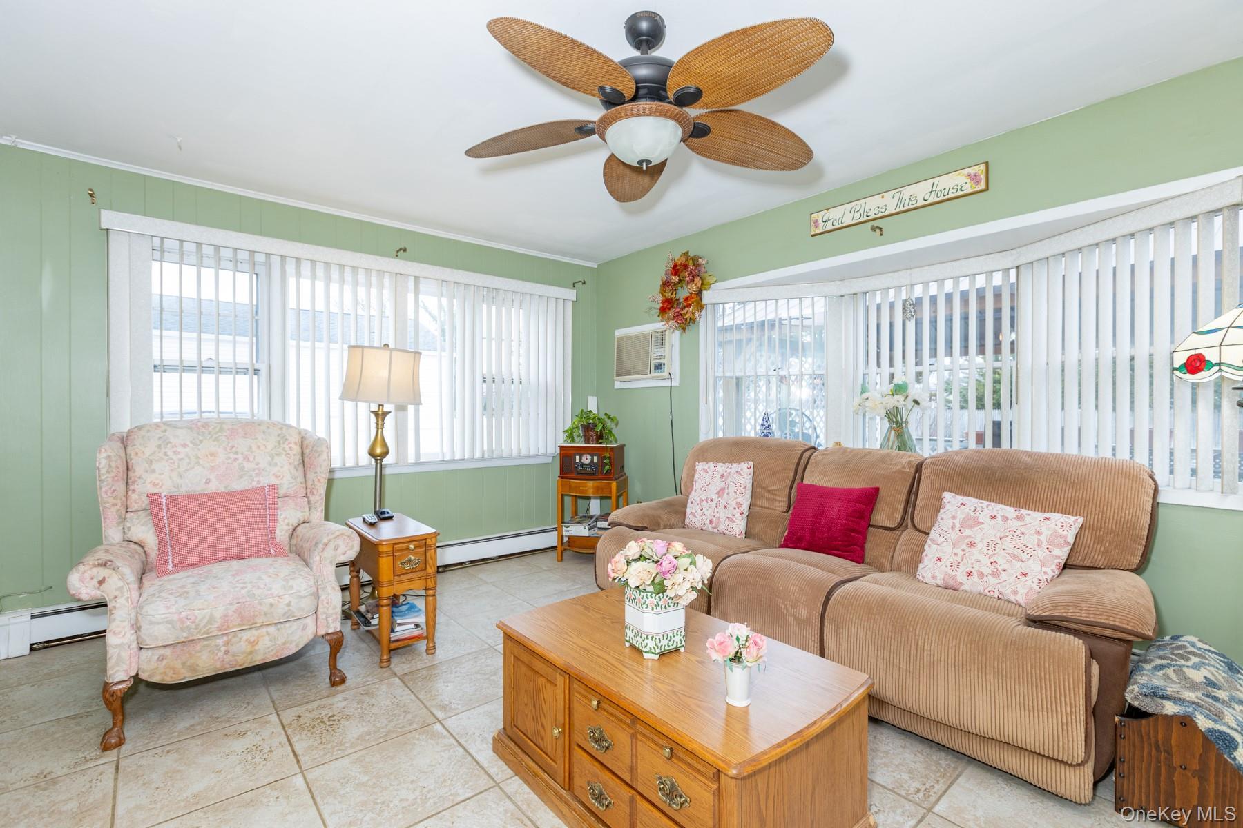 Single Family Duffin  Suffolk County, NY 11795, MLS-932931-8