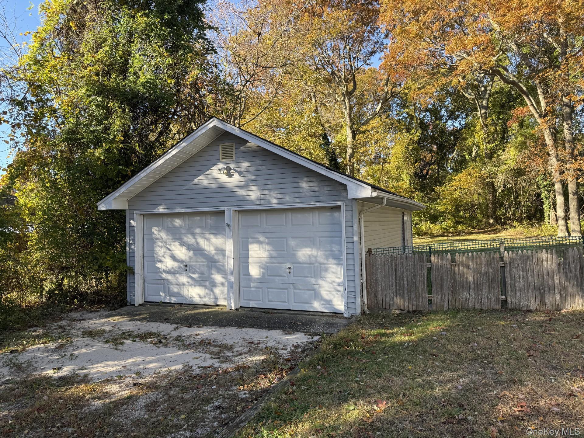 Single Family Locust  Suffolk County, NY 11779, MLS-932933-3