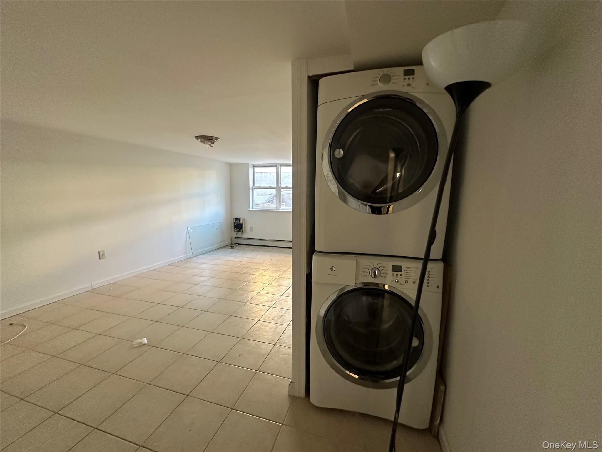 Single Family 206th Queens, NY 11364, MLS-932974-10