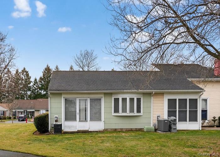 Single Family Hearthside  Suffolk County, NY 11766, MLS-932986-4