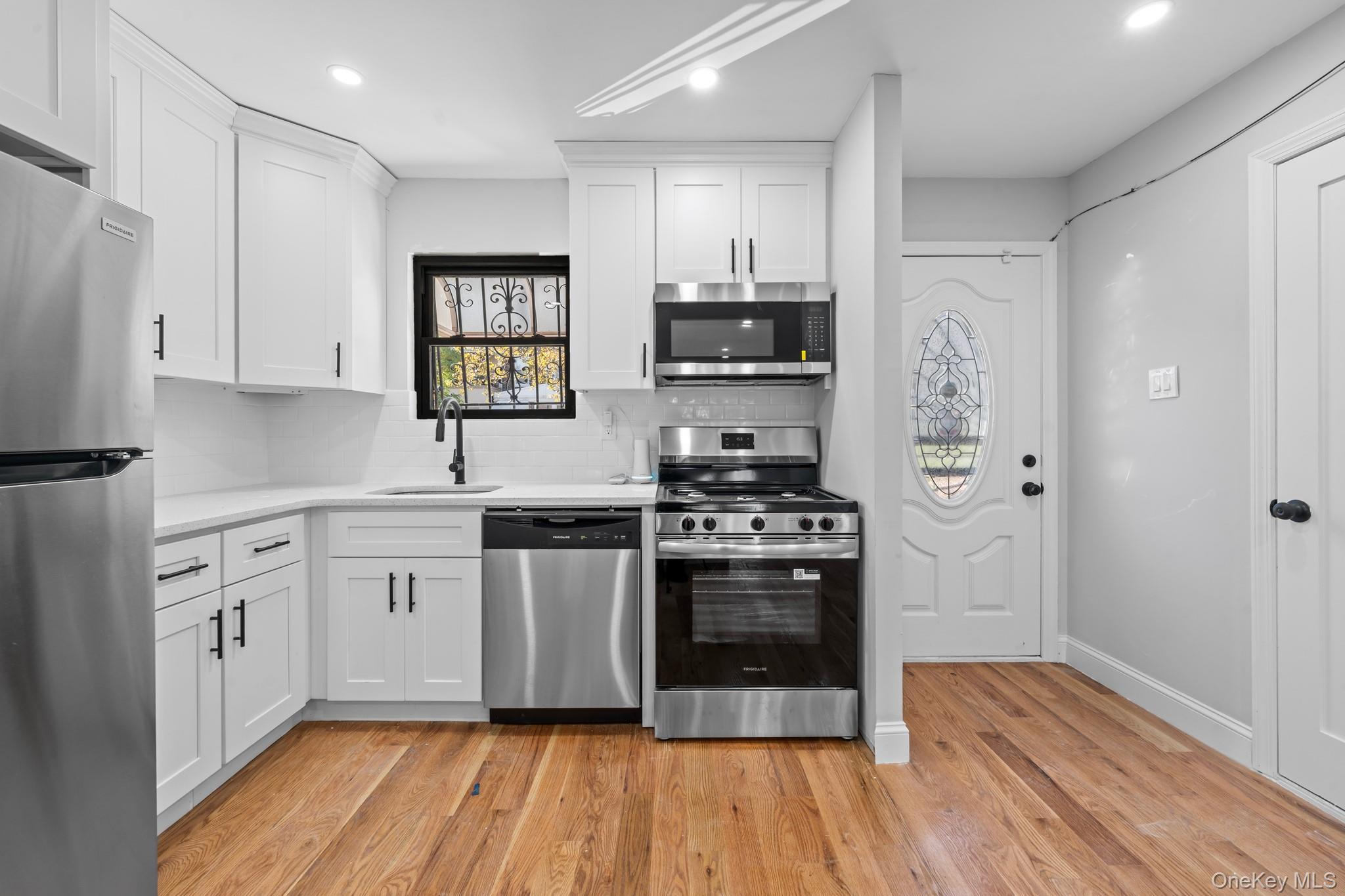 Single Family Van Siclen  Brooklyn, NY 11207, MLS-933001-2