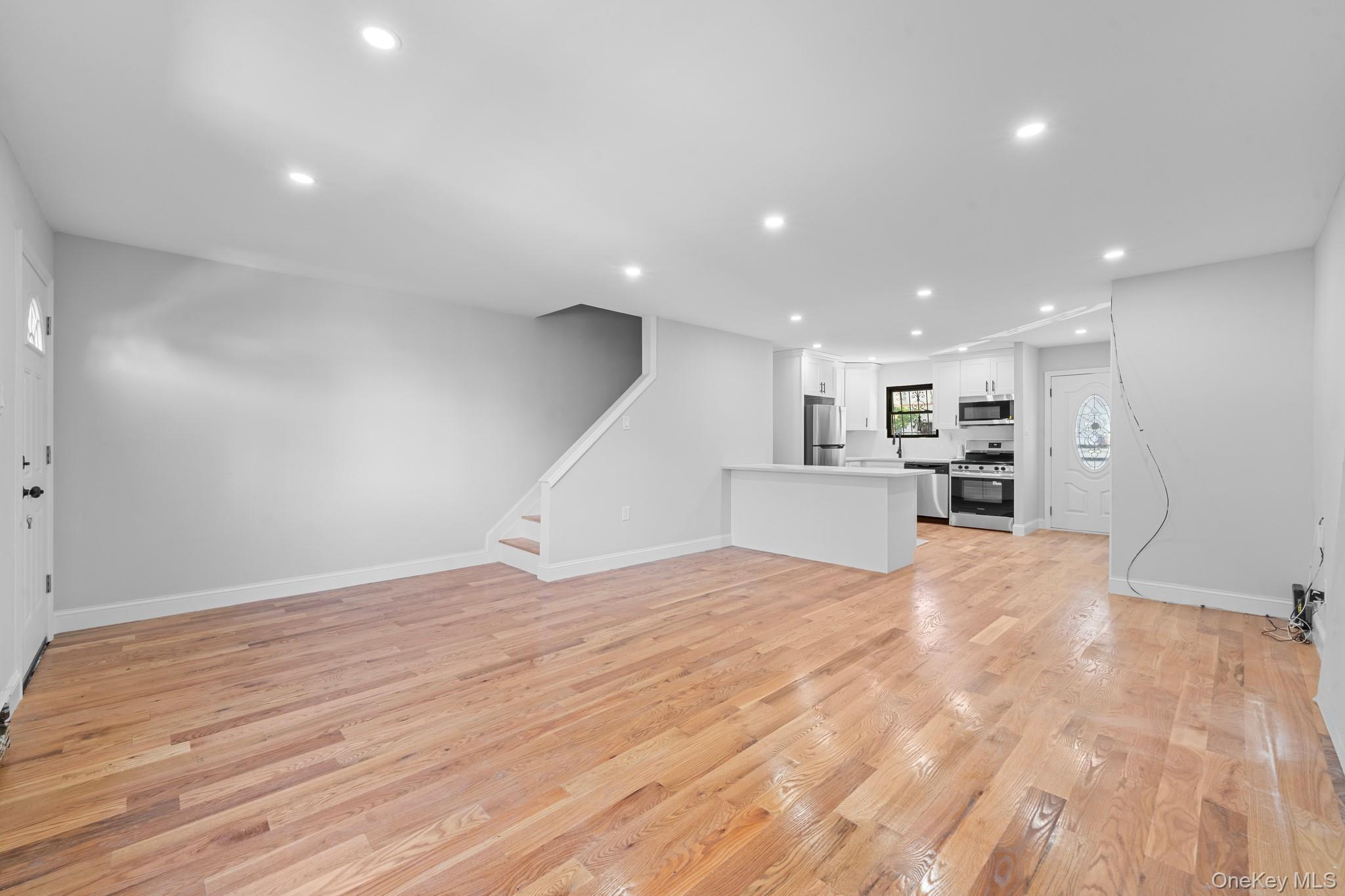 Single Family Van Siclen  Brooklyn, NY 11207, MLS-933001-5