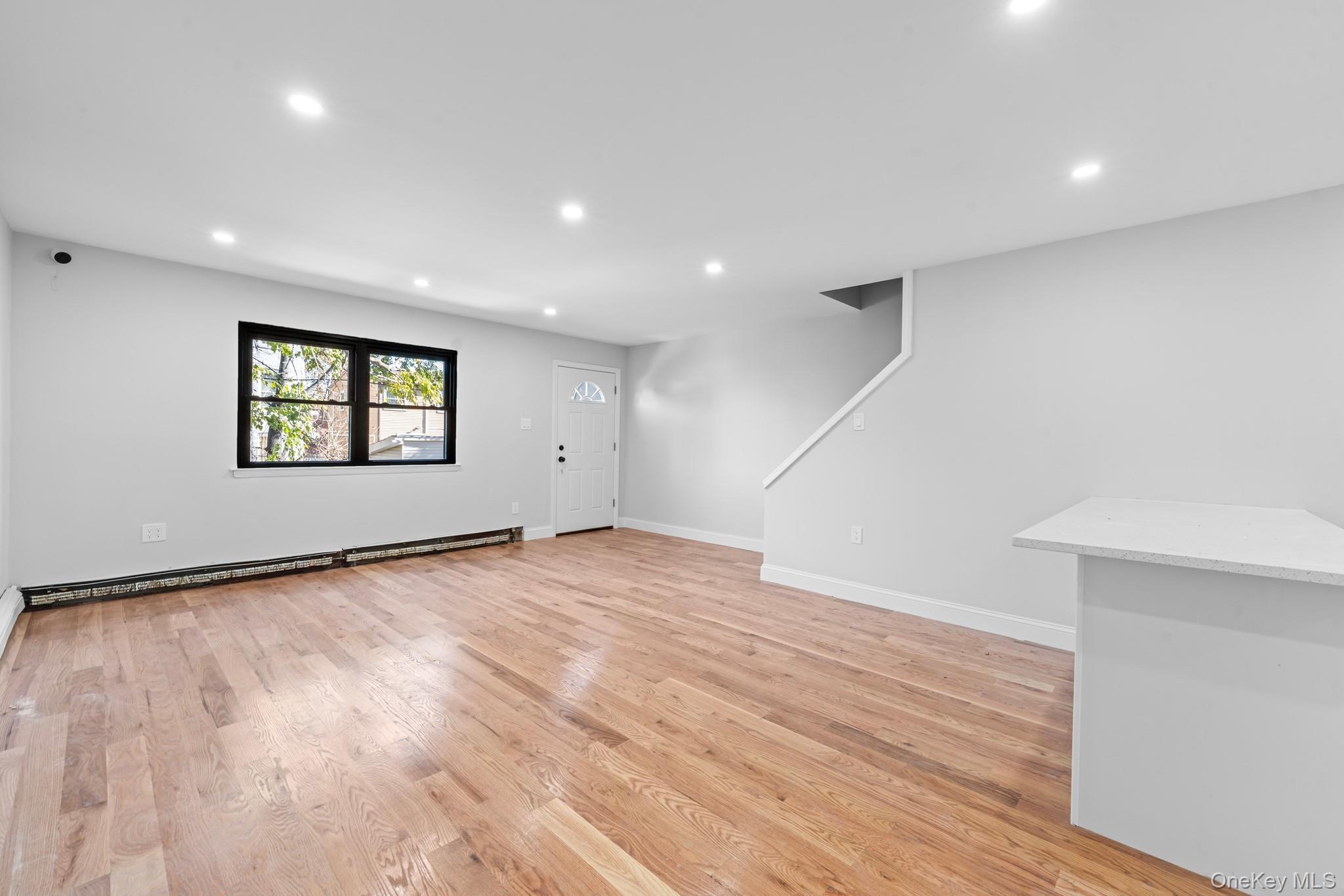 Single Family Van Siclen  Brooklyn, NY 11207, MLS-933001-6