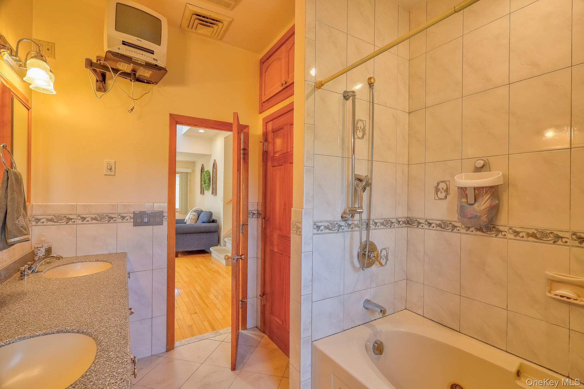 Single Family Lake Suffolk County, NY 11953, MLS-933027-22