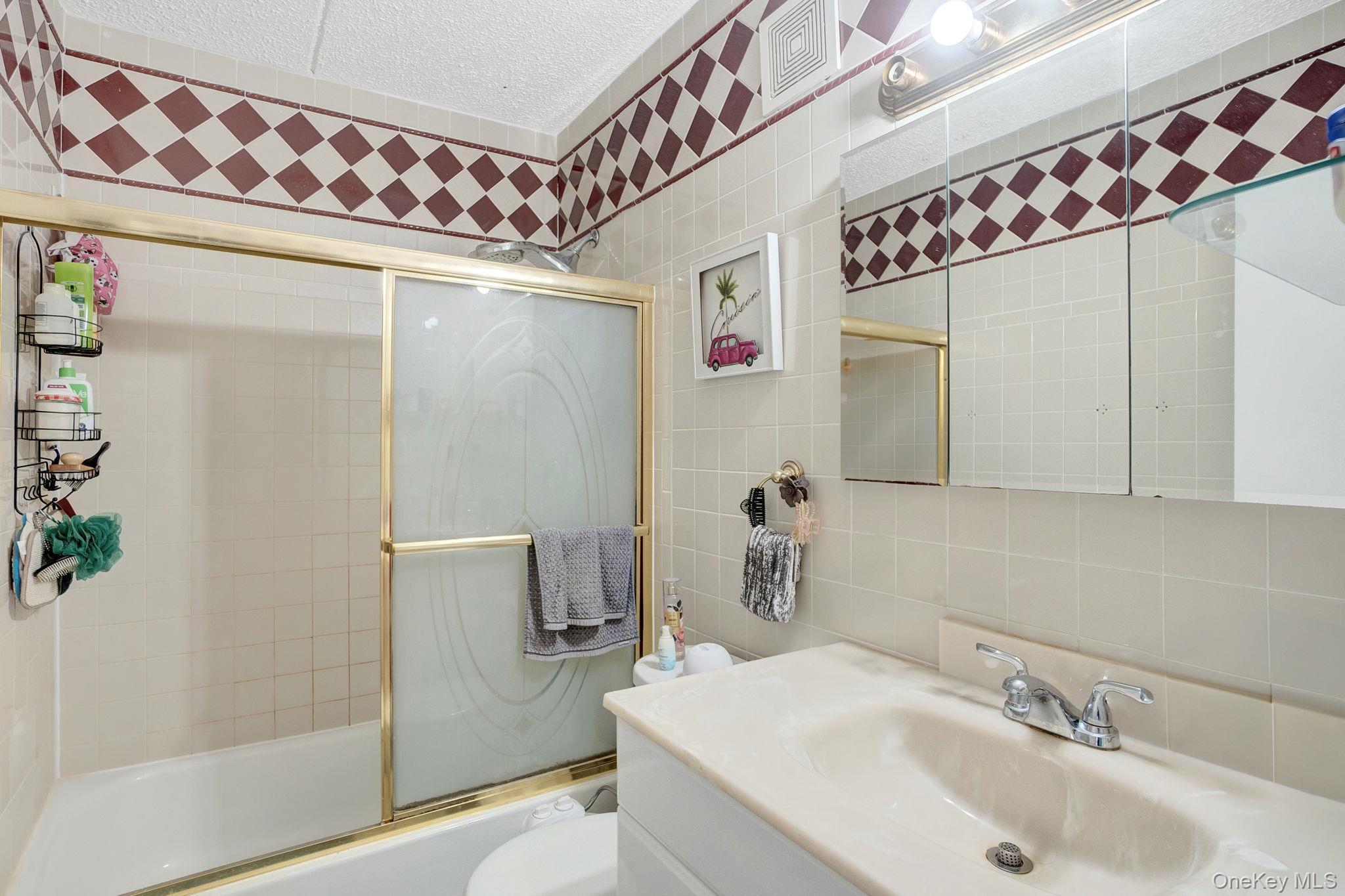 Single Family 33rd  Queens, NY 11106, MLS-933036-16