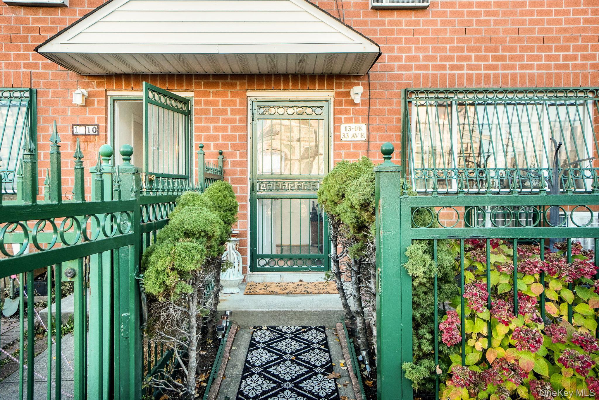 Single Family 33rd  Queens, NY 11106, MLS-933036-2