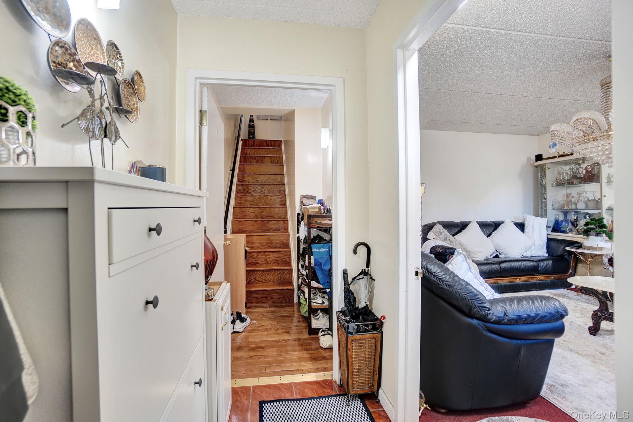 Single Family 33rd  Queens, NY 11106, MLS-933036-4