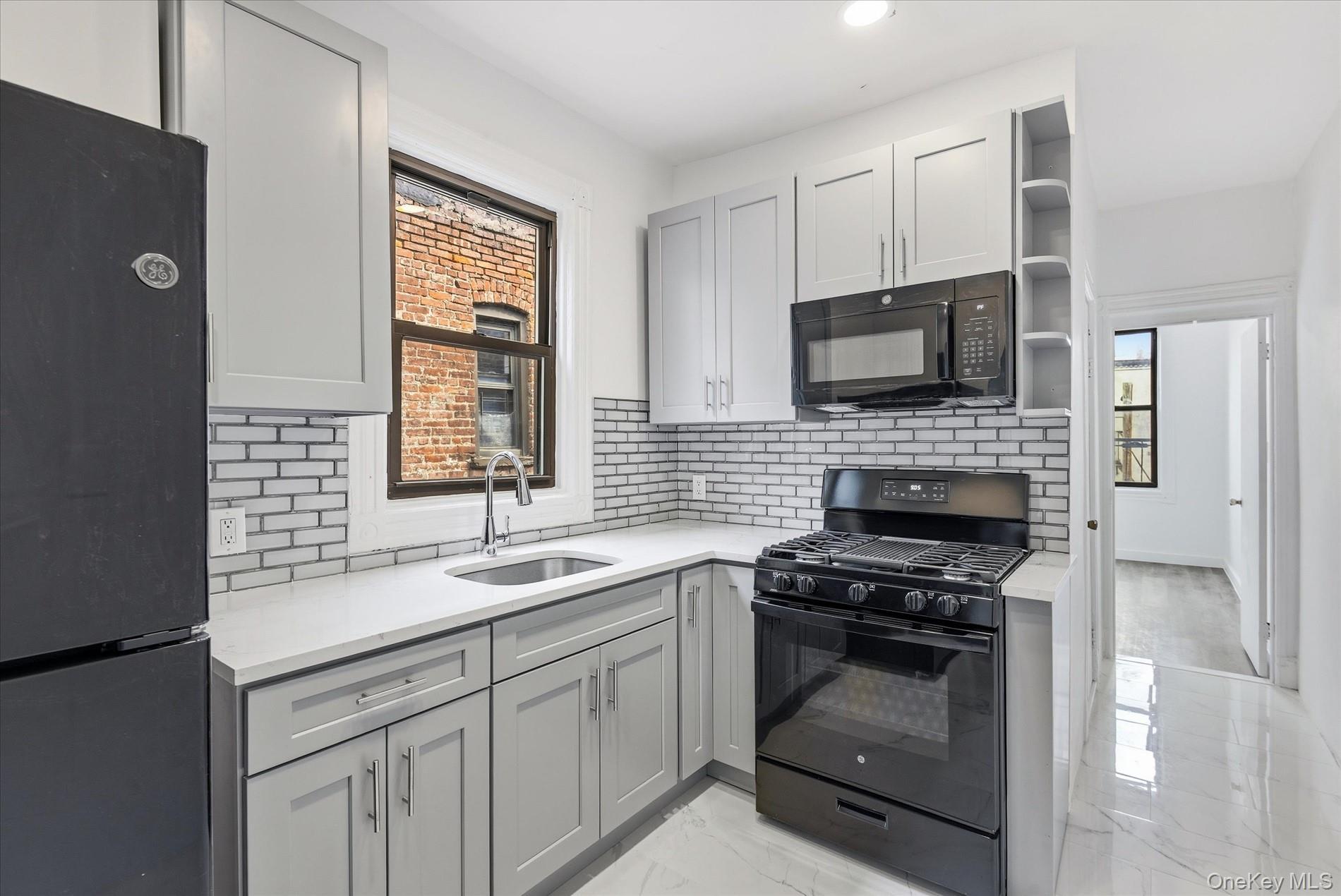Apartment Bleecker  Brooklyn, NY 11237, MLS-933047-6