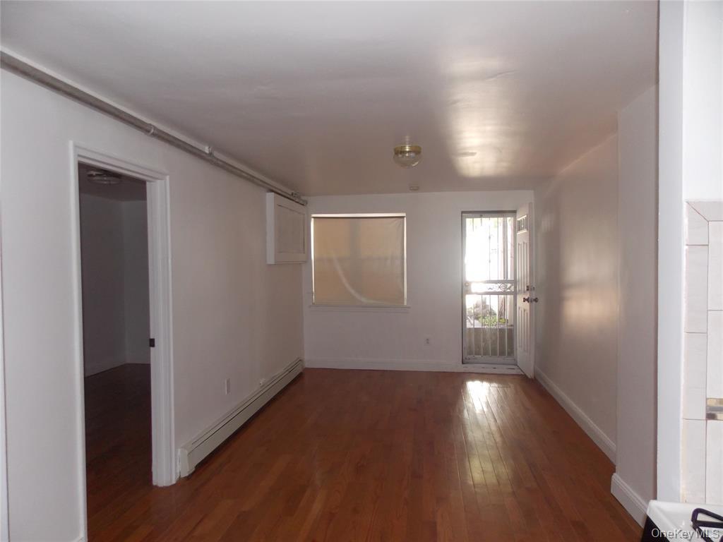 Apartment Throop  Bronx, NY 10469, MLS-933062-4