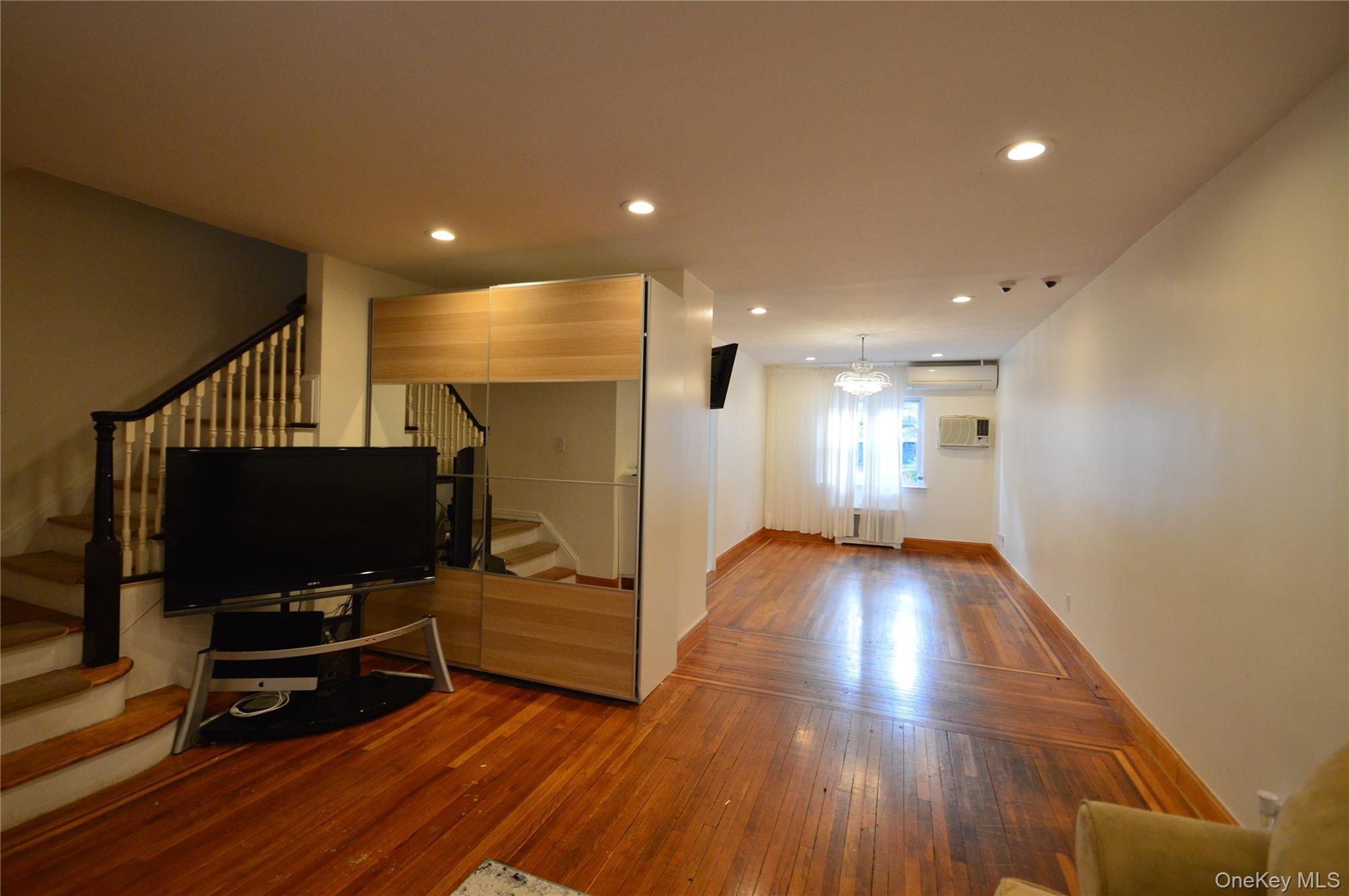 Single Family 65th  Queens, NY 11375, MLS-933073-10