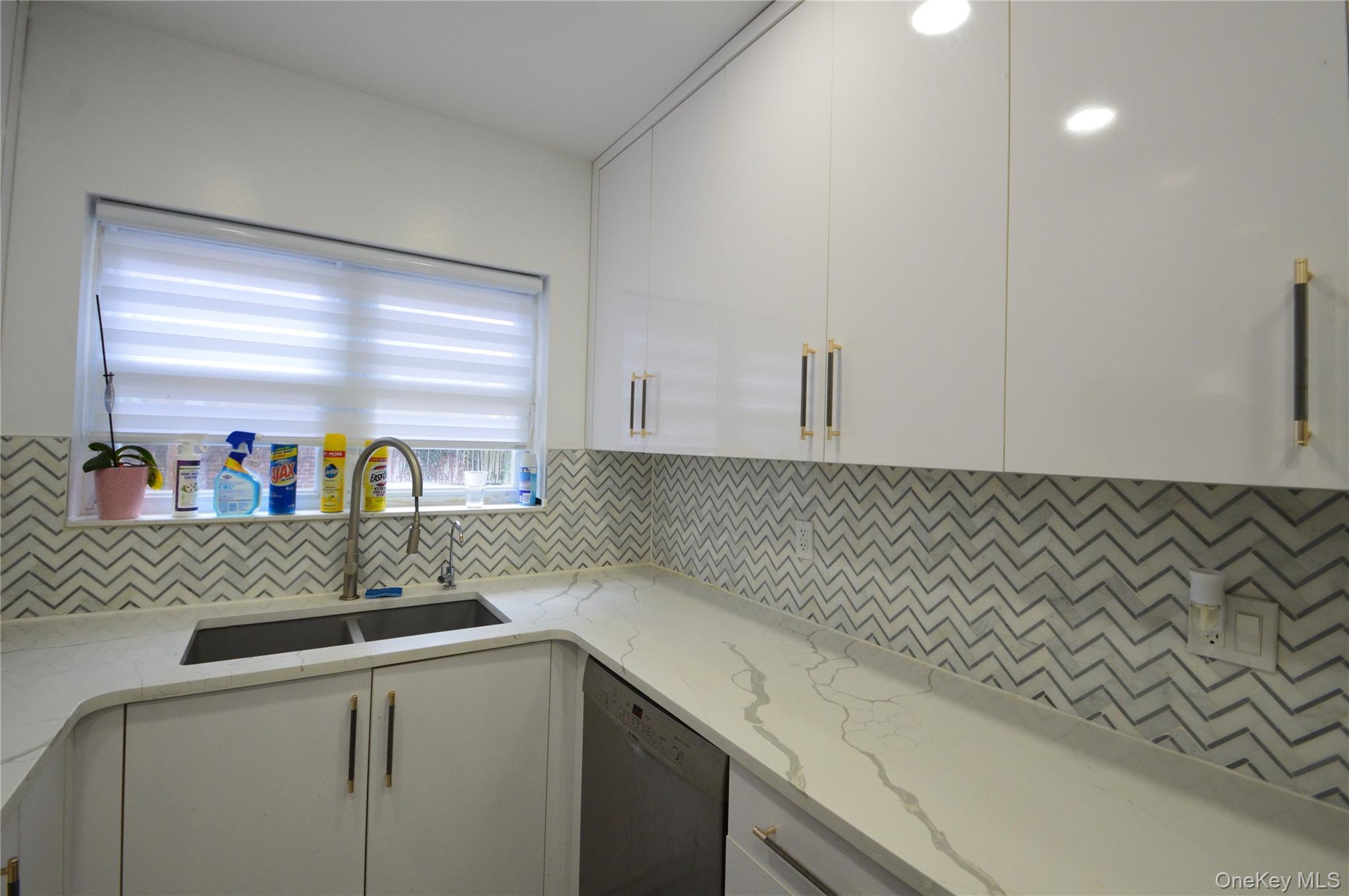 Single Family 65th  Queens, NY 11375, MLS-933073-3