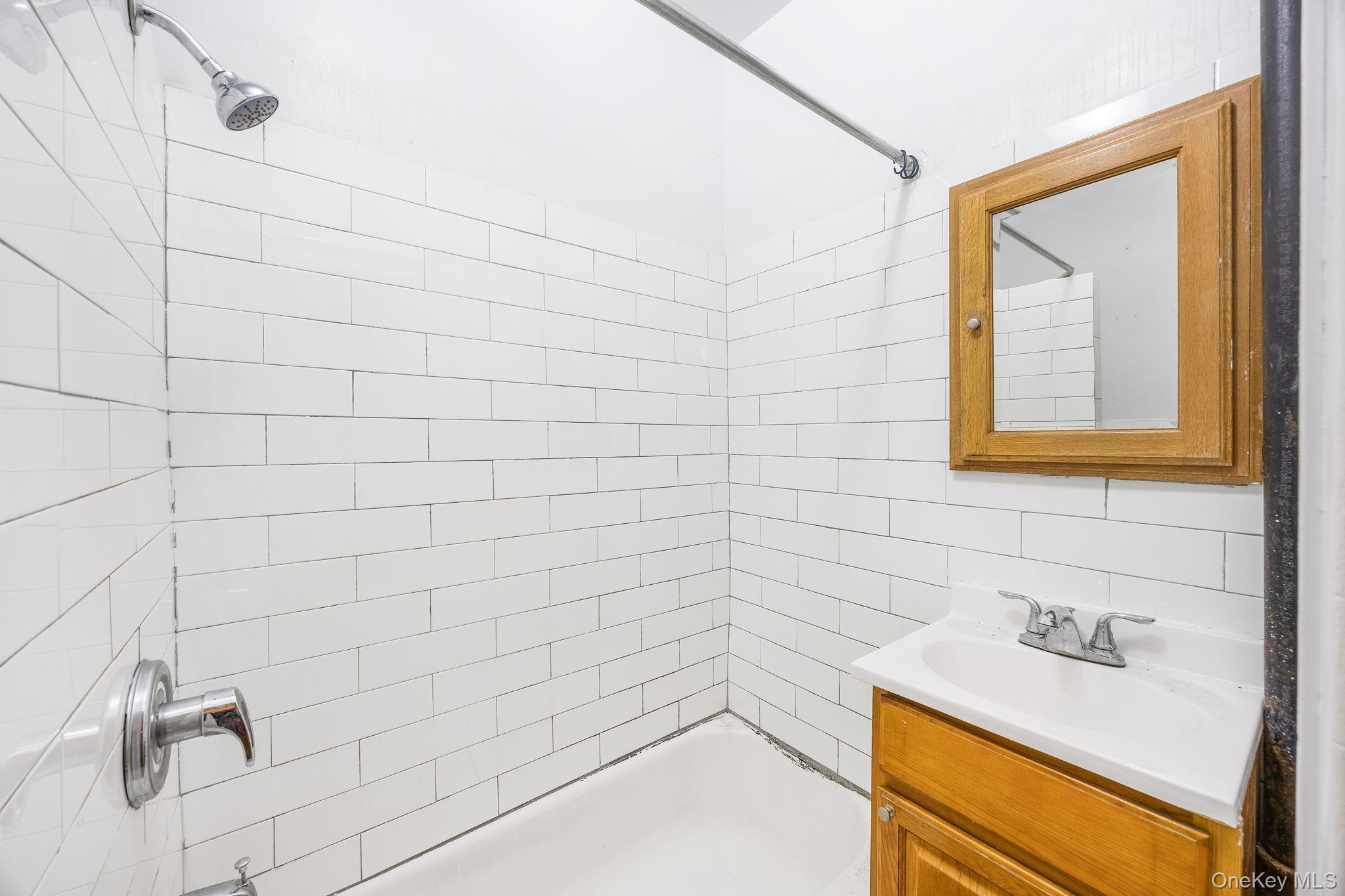 Single Family Greene Brooklyn, NY 11221, MLS-933085-21