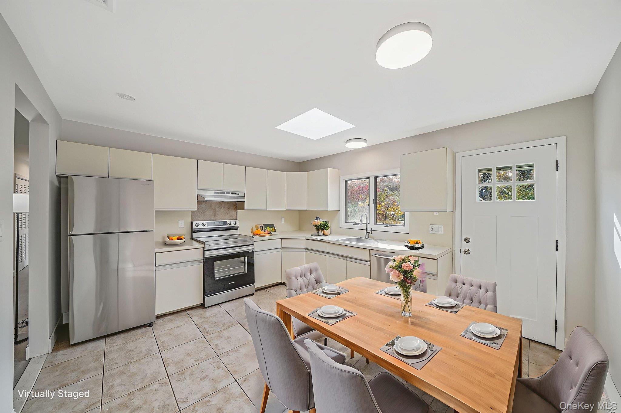 Single Family Motor Parkway Suffolk County, NY 11749, MLS-933100-11