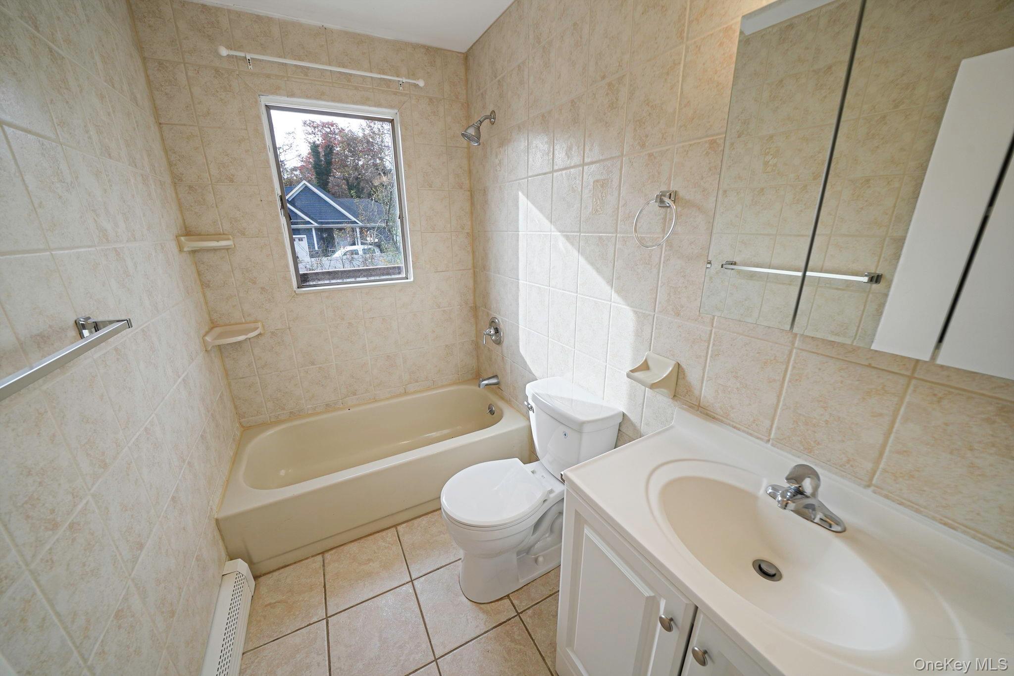 Single Family Motor Parkway Suffolk County, NY 11749, MLS-933100-12