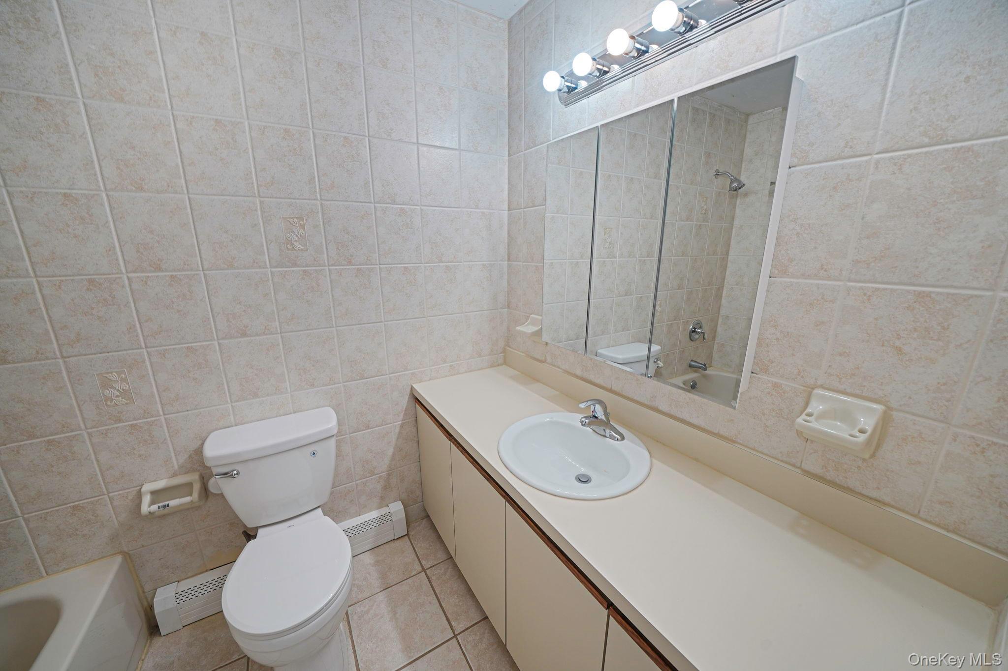 Single Family Motor Parkway Suffolk County, NY 11749, MLS-933100-17