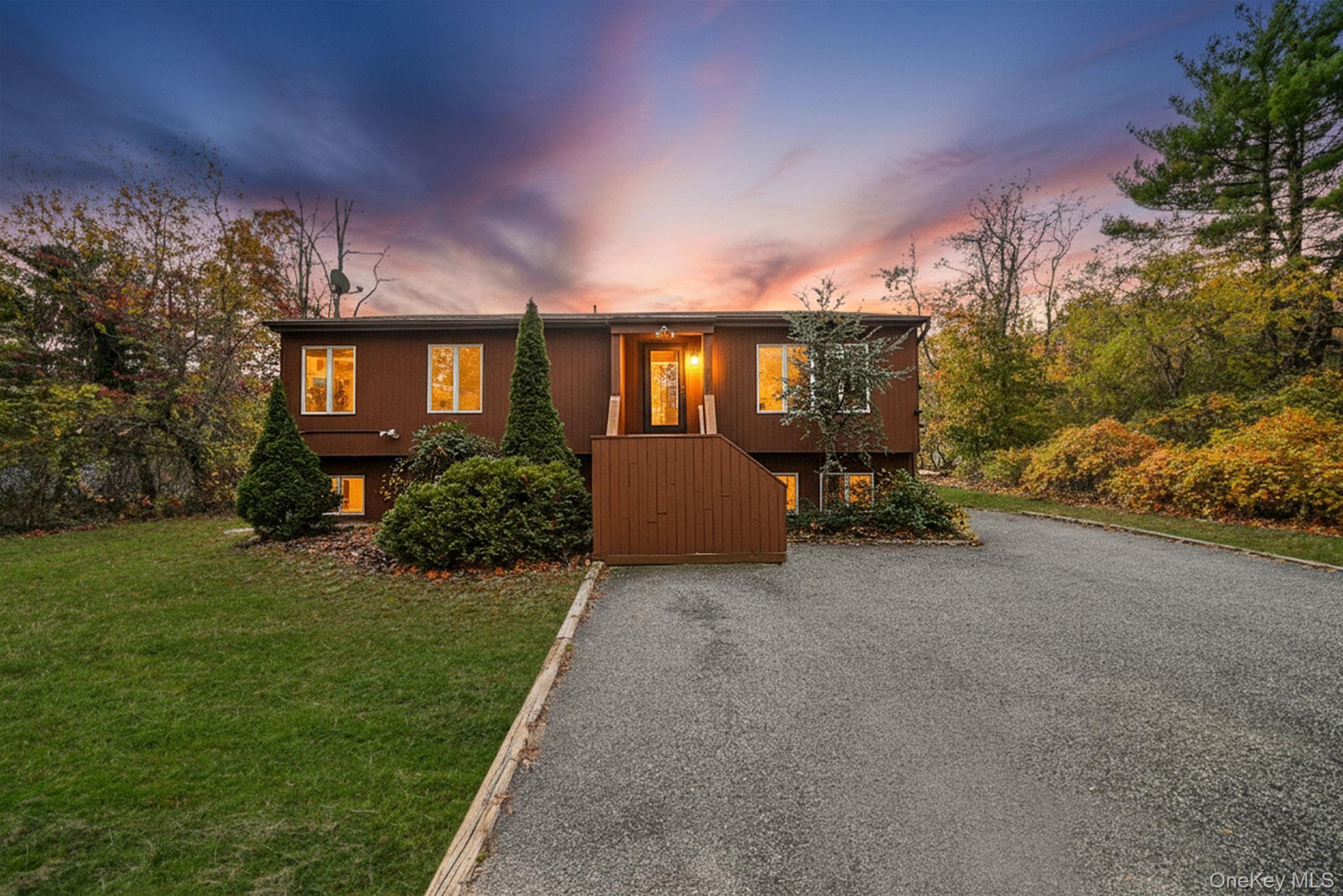 Single Family Motor Parkway Suffolk County, NY 11749, MLS-933100-2