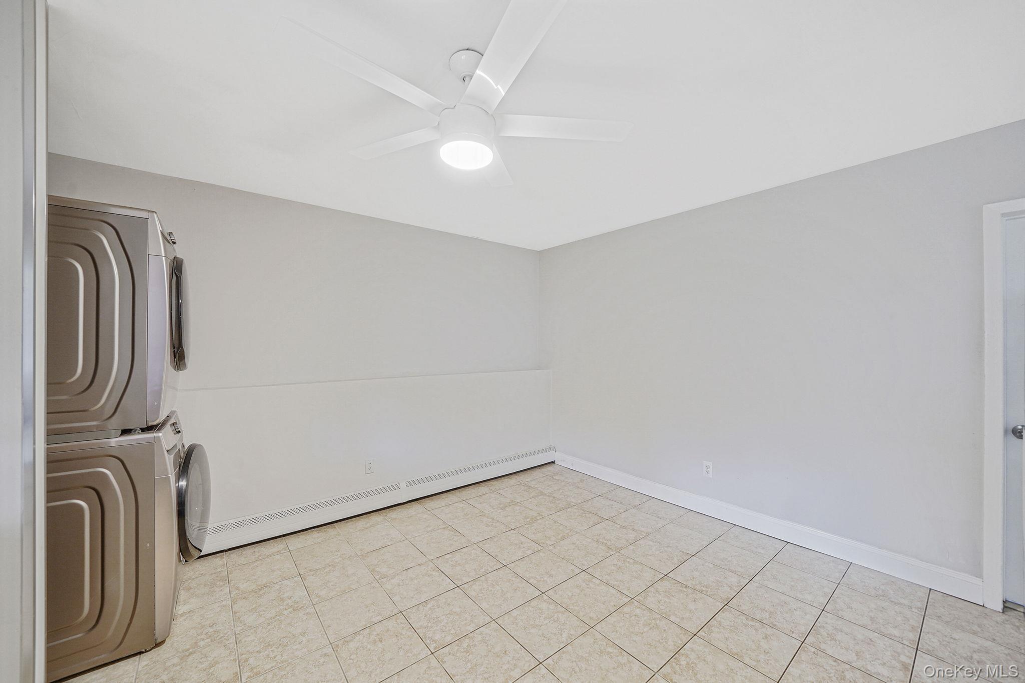 Single Family Motor Parkway Suffolk County, NY 11749, MLS-933100-29