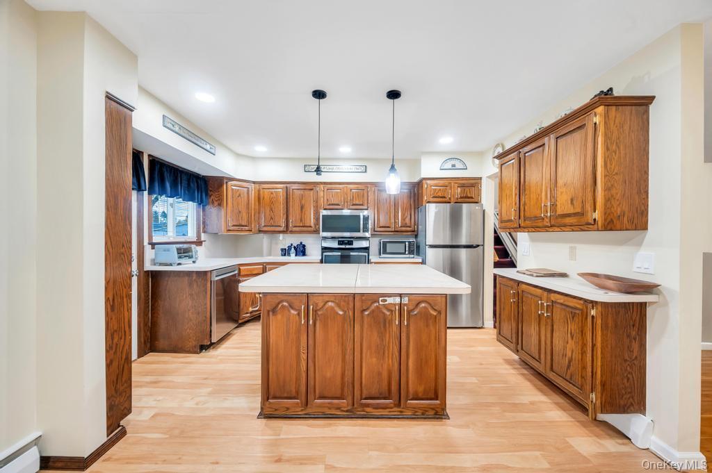 Single Family Summit Nassau County, NY 11801, MLS-933159-15