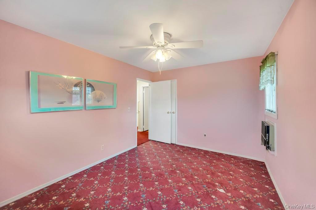 Single Family Summit Nassau County, NY 11801, MLS-933159-25