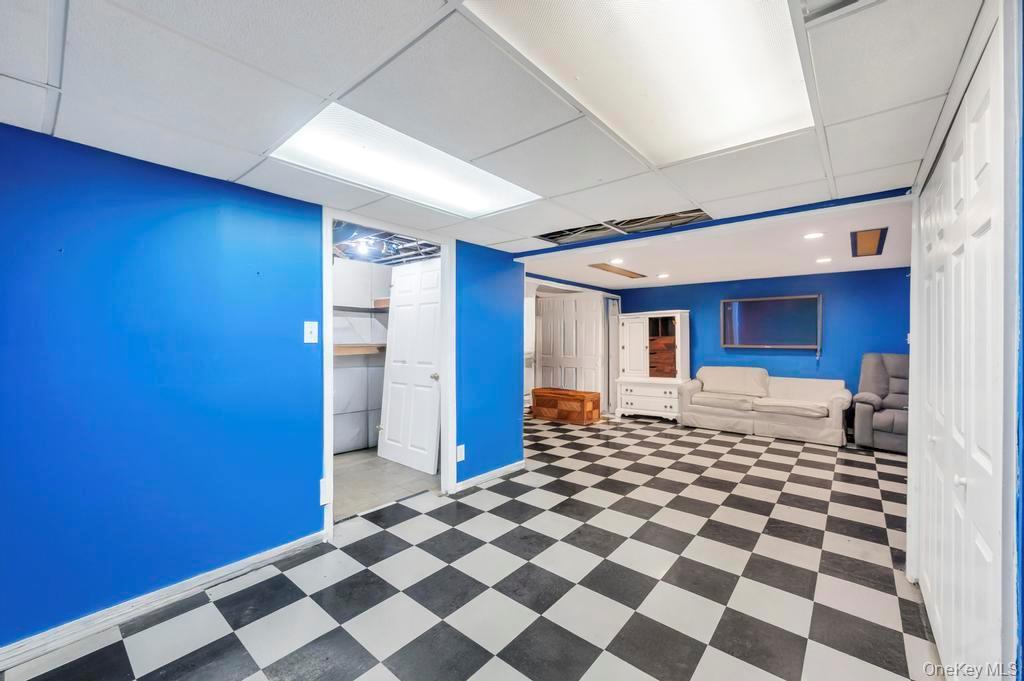 Single Family Summit Nassau County, NY 11801, MLS-933159-30