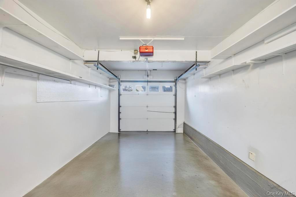 Single Family Summit  Nassau County, NY 11801, MLS-933159-32