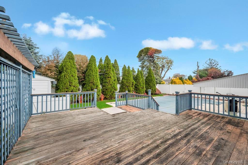 Single Family Summit Nassau County, NY 11801, MLS-933159-7