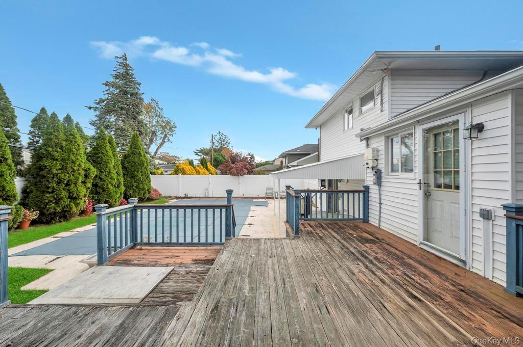 Single Family Summit Nassau County, NY 11801, MLS-933159-8