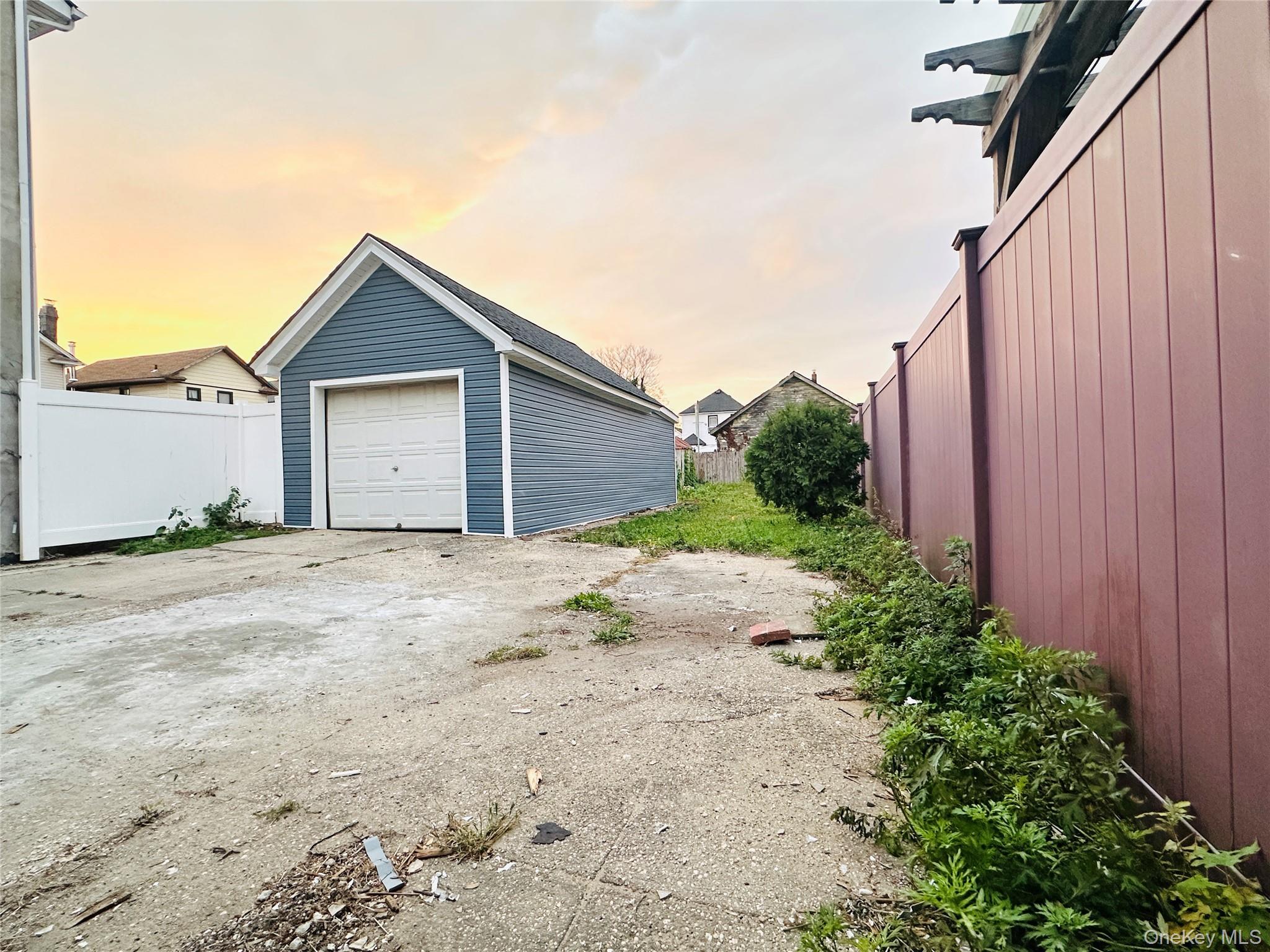 Single Family 221 Street  Queens, NY 11413, MLS-933161-26