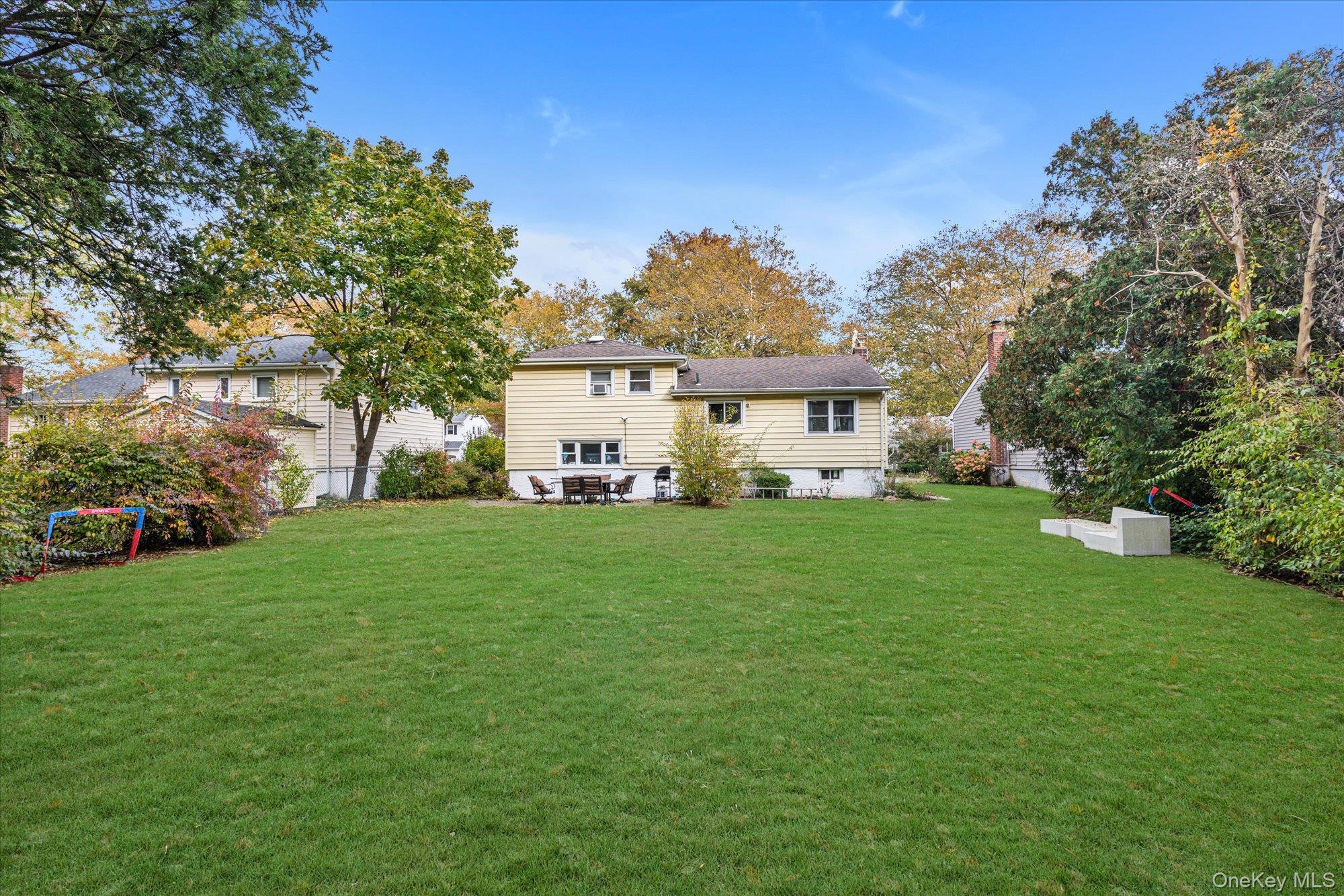 Single Family Pell Nassau County, NY 11530, MLS-933177-2