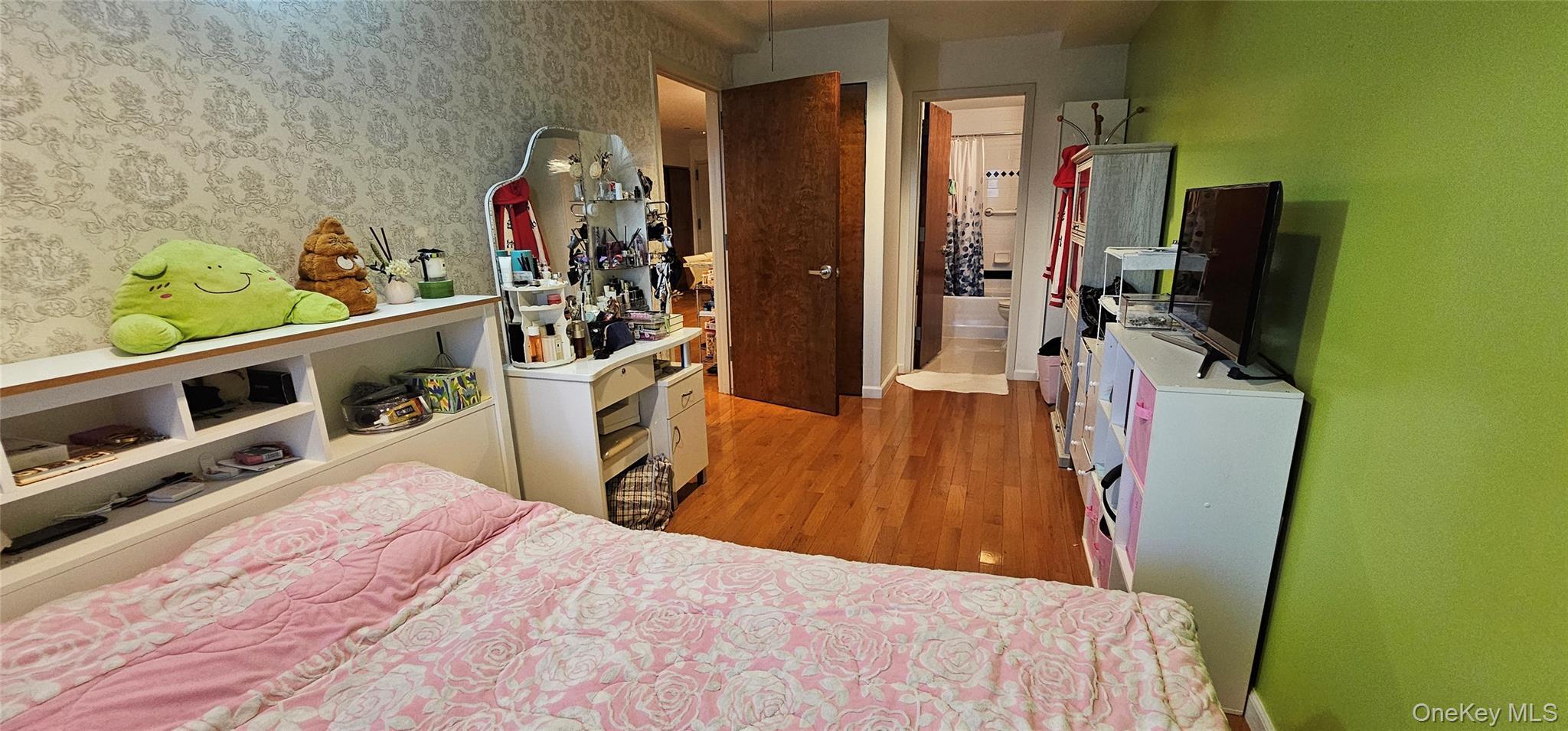 Condo Northern  Queens, NY 11354, MLS-933209-10