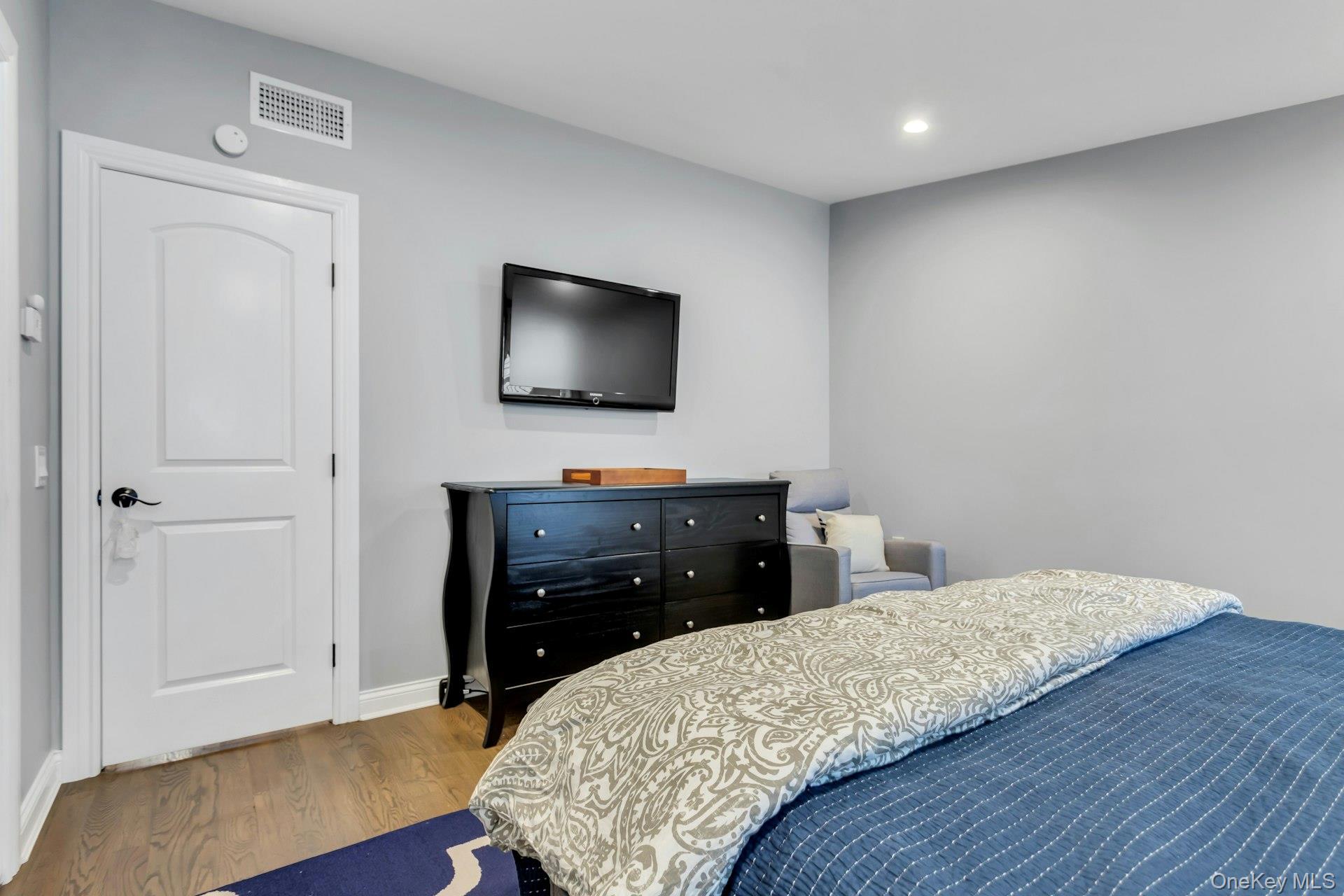 Single Family Cody Nassau County, NY 11545, MLS-933210-16