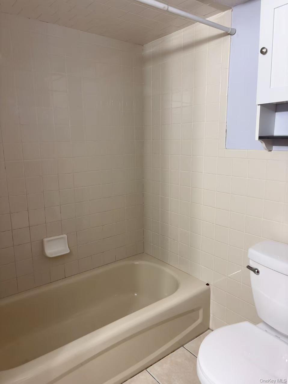 Single Family Brent Nassau County, NY 11793, MLS-933215-25