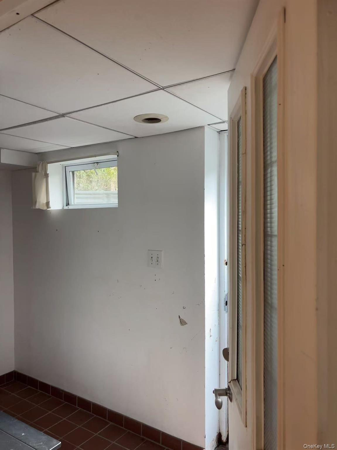 Single Family Brent Nassau County, NY 11793, MLS-933215-28