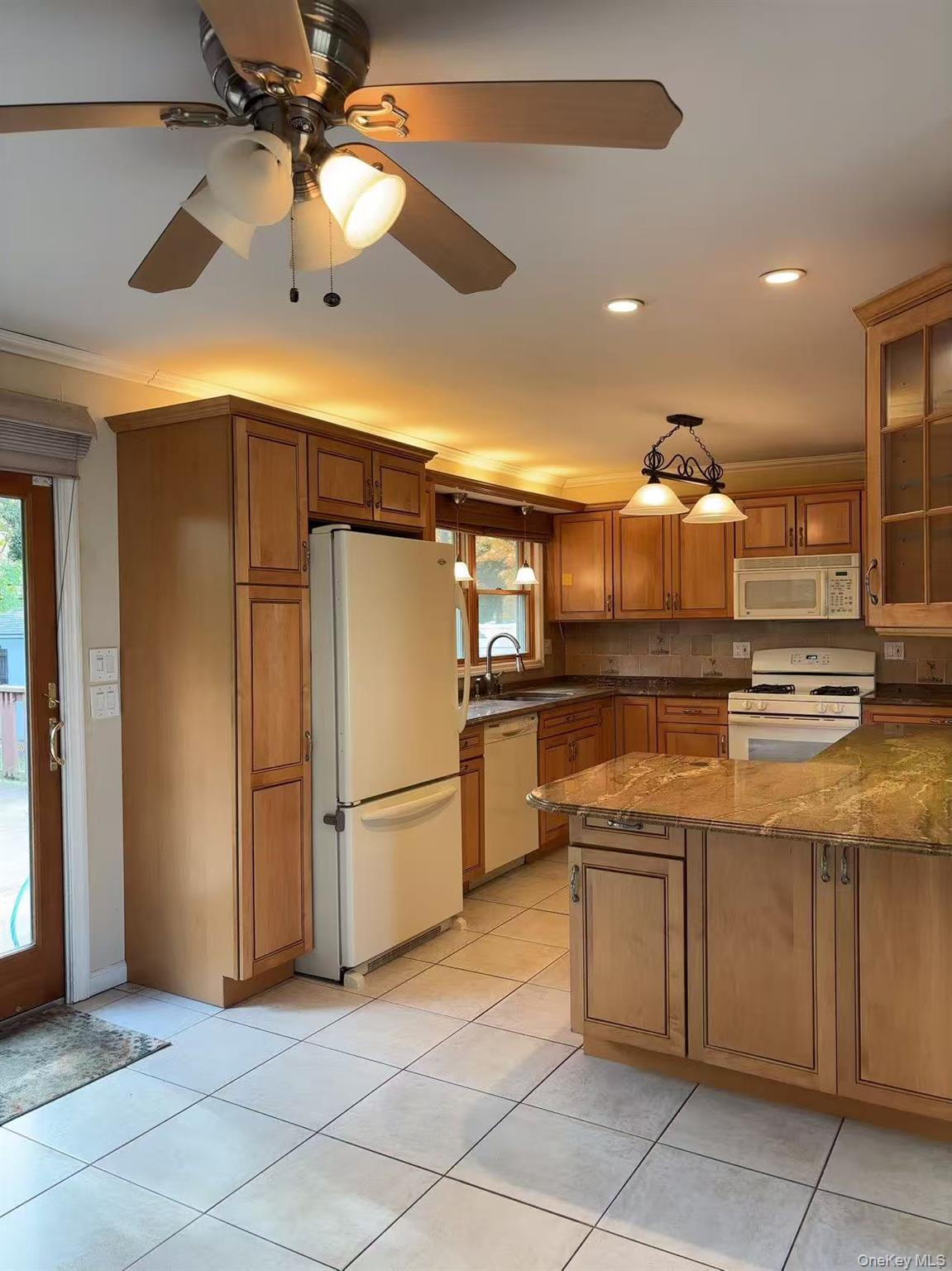 Single Family Brent Nassau County, NY 11793, MLS-933215-9