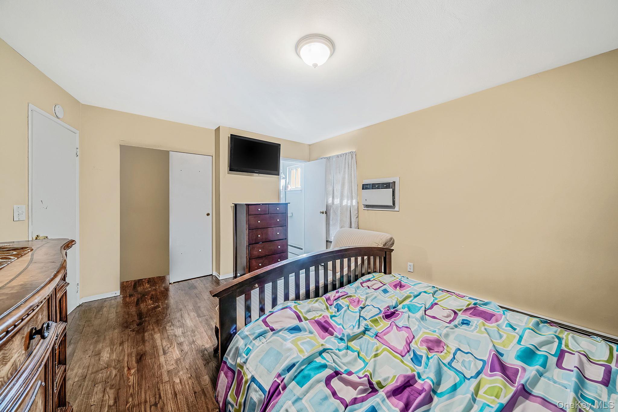 Single Family Kenwood  Suffolk County, NY 11716, MLS-933217-11