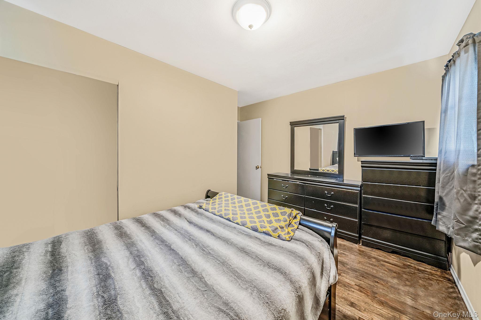 Single Family Kenwood  Suffolk County, NY 11716, MLS-933217-14