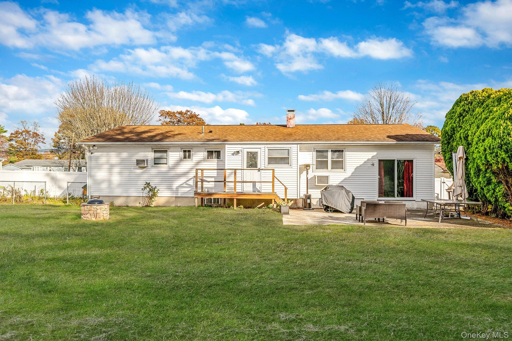 Single Family Kenwood  Suffolk County, NY 11716, MLS-933217-22