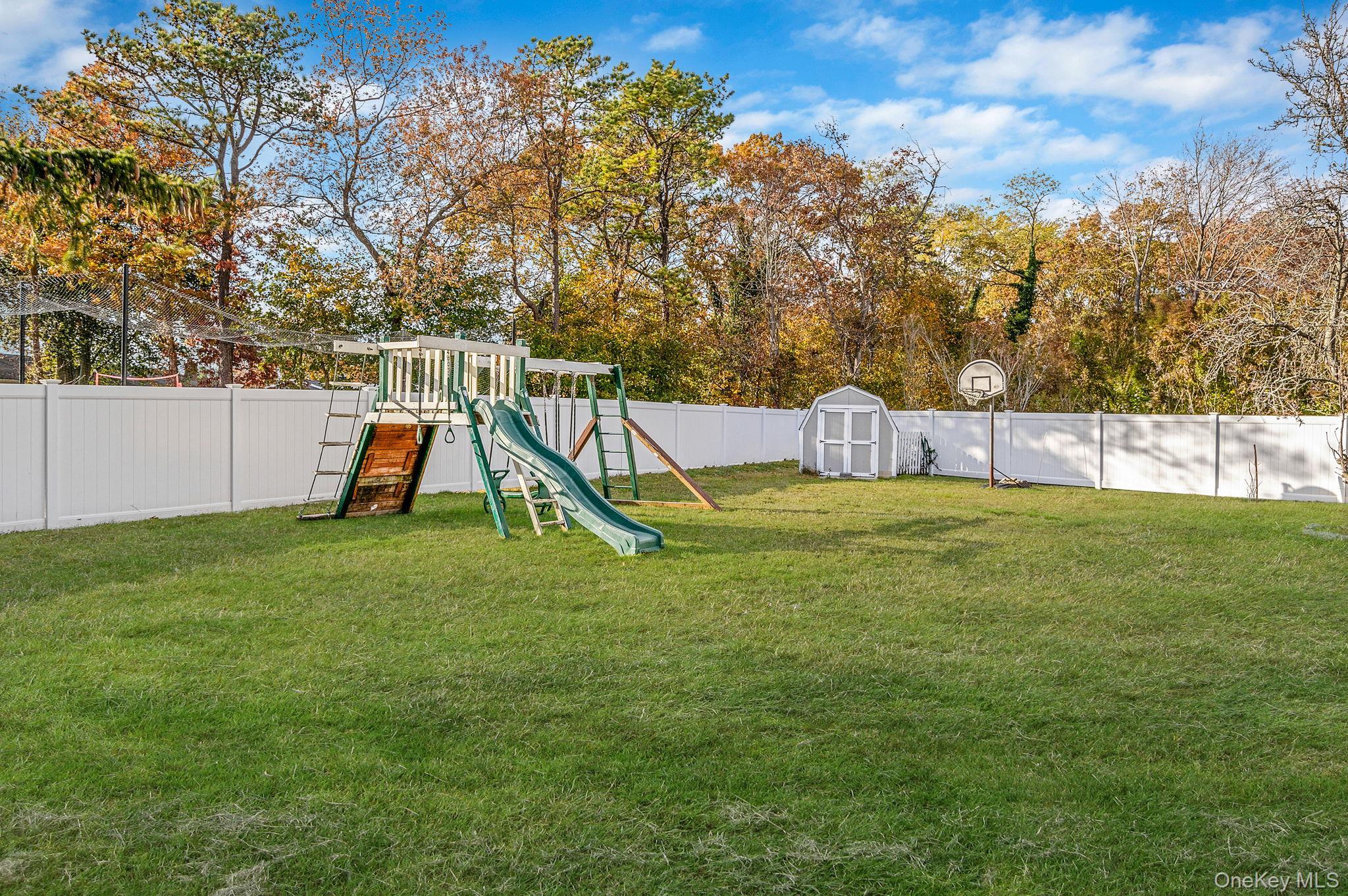 Single Family Kenwood  Suffolk County, NY 11716, MLS-933217-24