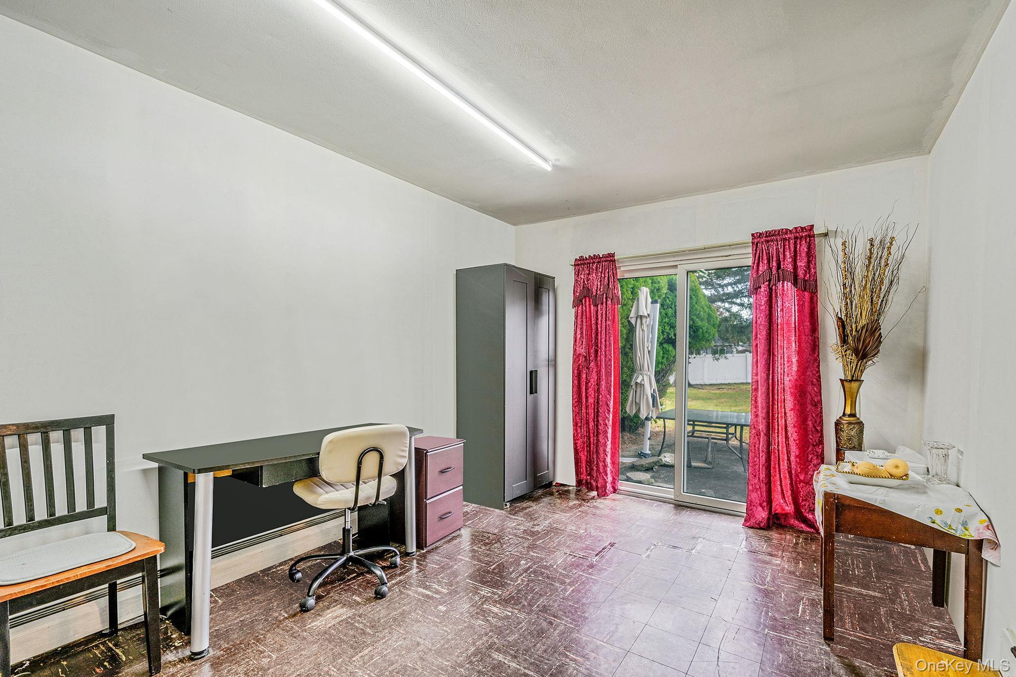 Single Family Kenwood  Suffolk County, NY 11716, MLS-933217-6