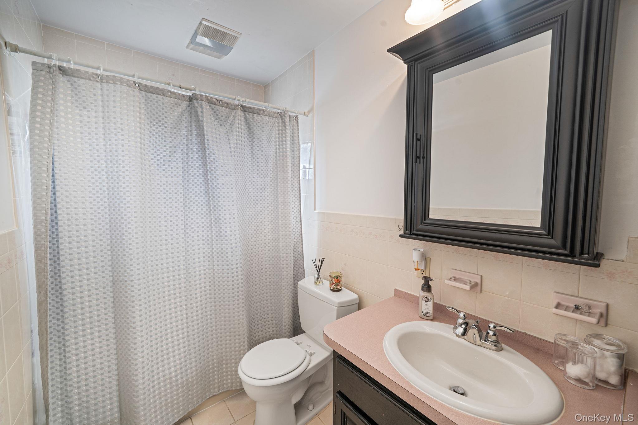 Single Family Kenwood  Suffolk County, NY 11716, MLS-933217-9