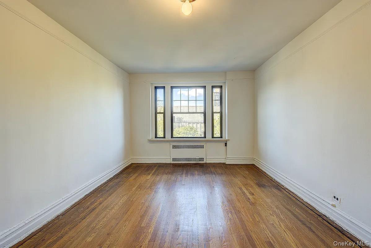 Coop Ascan  Queens, NY 11375, MLS-933221-26