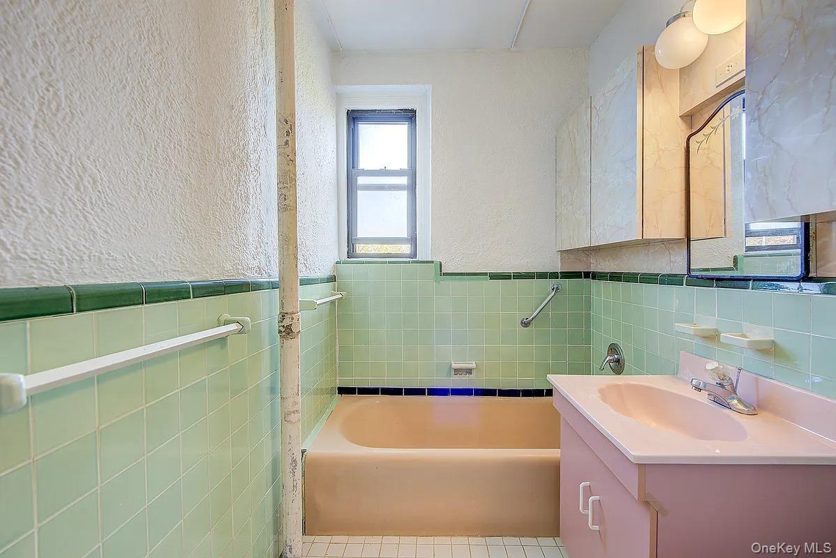 Coop Ascan  Queens, NY 11375, MLS-933221-29